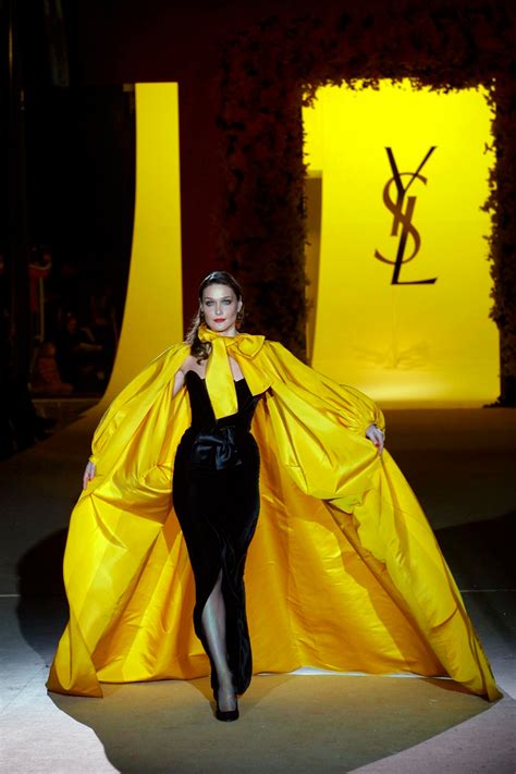 ysl haute tenue buste|Saint Laurent.